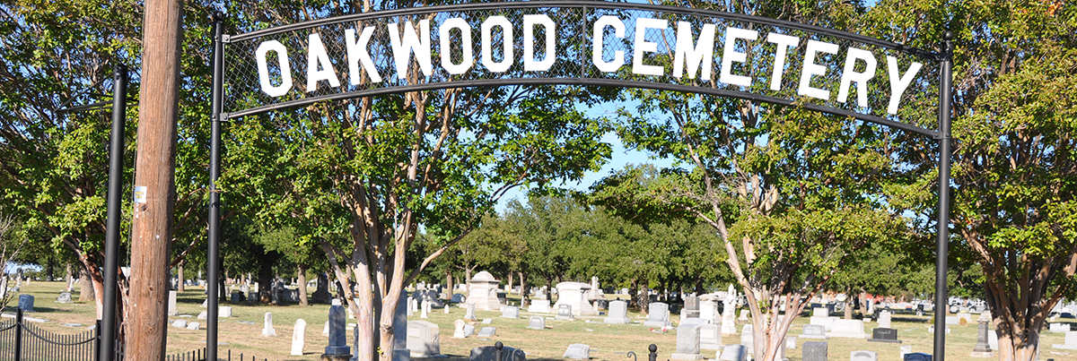 oakwood cemetery front gate