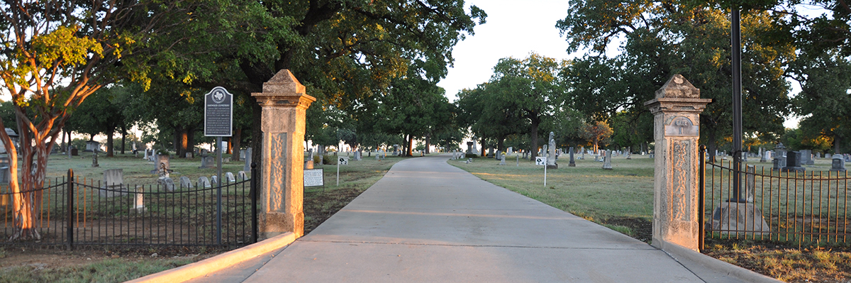 oakwood cemetery front gate 2